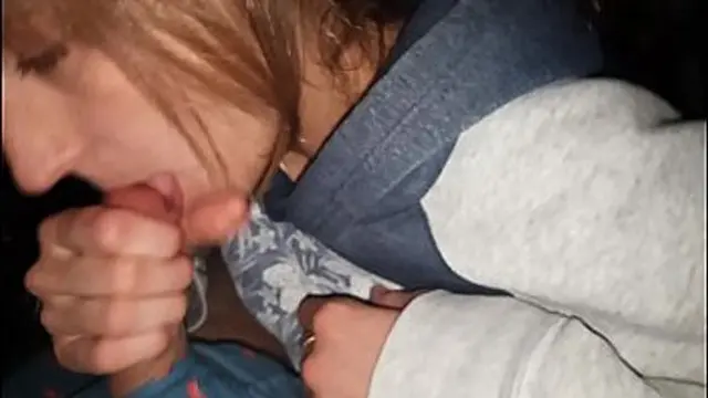 Street teasing blowjob