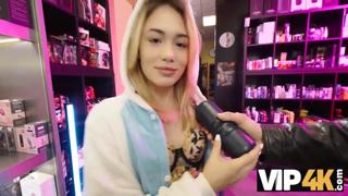 Blonde babe morphs into brunette beast, unleashing sinful desires in 4K XXX