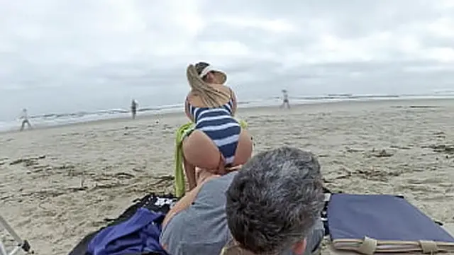Strangers watched &mdash;  she kept going till I shot  Public ass🍑 