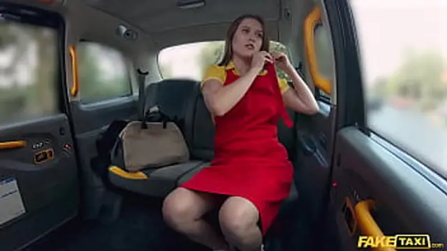 Fake Taxi She removed the condom and let me insert it in her ass🍑!