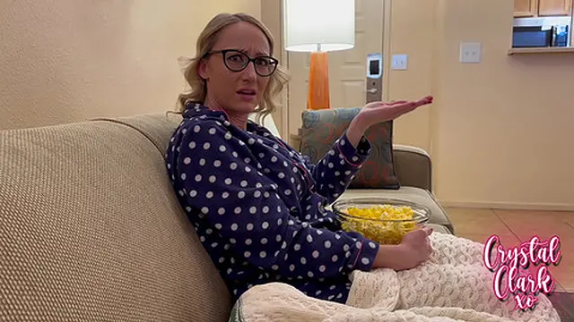 milf Craves A Naughty😈 Film Night!