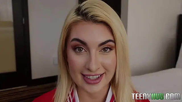 Tiny Guy's Giant Cock🌭 Deeply Holes Kylie!