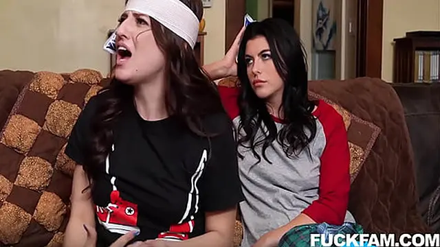 Gal Ritchie and Aubree Valentine enjoy boyfriend′s cock🍆 in wild  session!