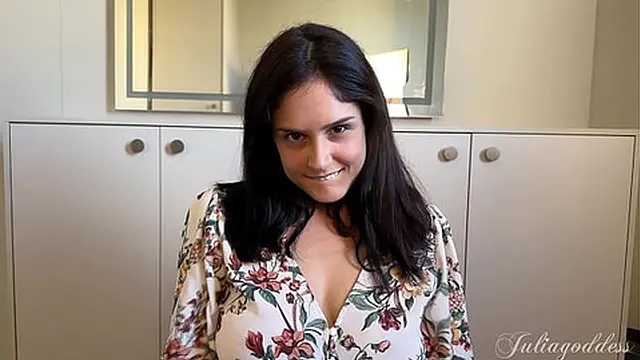 Sweet Secretary Pleases Boss with Blowjob and Deep Throat