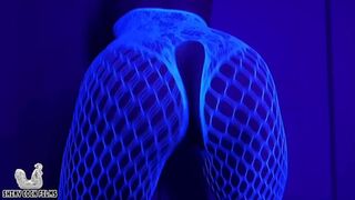 MILF Twerking Tease: Big Booty Bouncing - Jane Cane