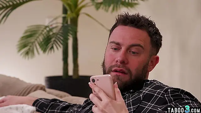 Teen girlfriend Jade Valentine shares her preference for anal👌 with hunk