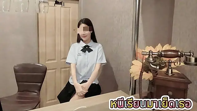 Thai student had her vagina licked before being fucked until she ejaculated, screaming in clear Thai 