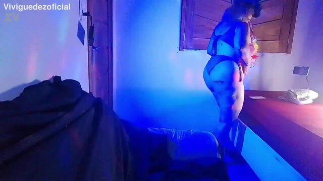 Hot mature babe gets a double dose of creampies on her thick behind