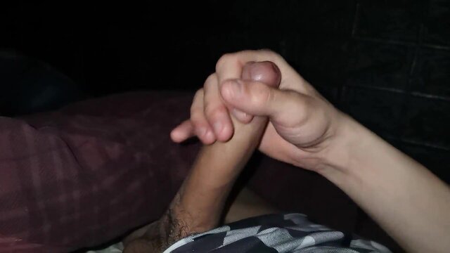 Amateur GF gives giant rod handjob in lonely darkness